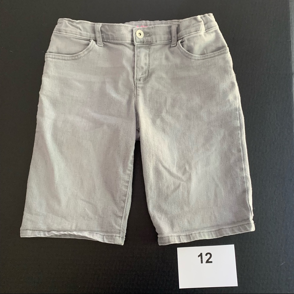 Girls shorts 12 gray children’s place EUC